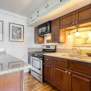 Belmont Shore Bungalow, 2 Min Walk To Town! Apartment
